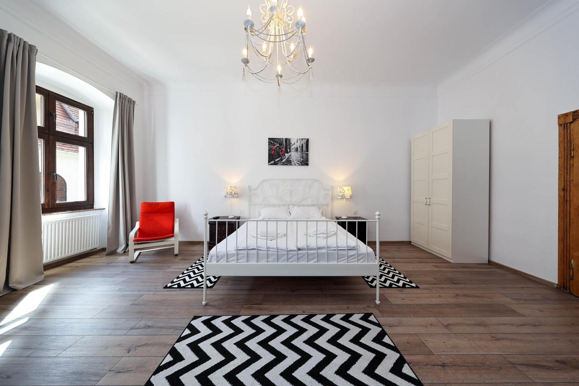Hirscher Apartments 브라쇼브 객실 사진